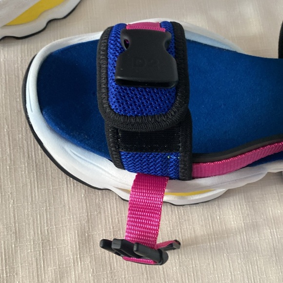 Dsquared2 Boys Flipflops In Light Blue